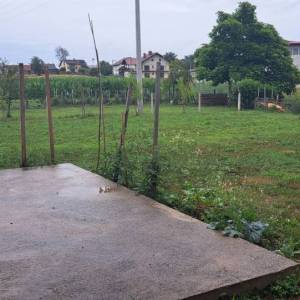 BELAJSKE POLJICE Prizemnica 17 x 4,00 m, roch bau sa dvorištem 843 m2, 31 000 €