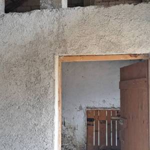 BELAJSKE POLJICE Prizemnica 17 x 4,00 m, roch bau sa dvorištem 843 m2, 31 000 €