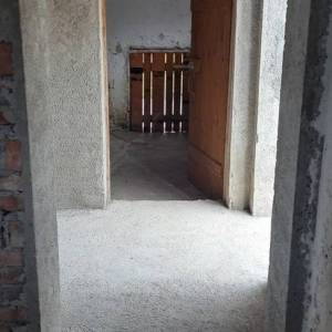 BELAJSKE POLJICE Prizemnica 17 x 4,00 m, roch bau sa dvorištem 843 m2, 31 000 €