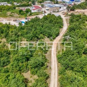 Bibići – Industrijsko zemljište I1, 2.377 m² s infrastrukturom i pristupom