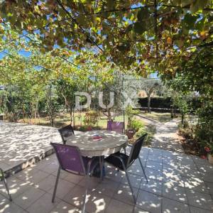 BIBINJE, ZADAR - PRILIKA! Intimna zelena oaza sa 7 apartmana!