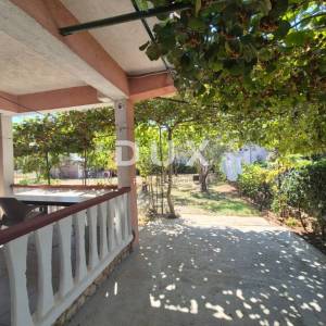 BIBINJE, ZADAR - PRILIKA! Intimna zelena oaza sa 7 apartmana!