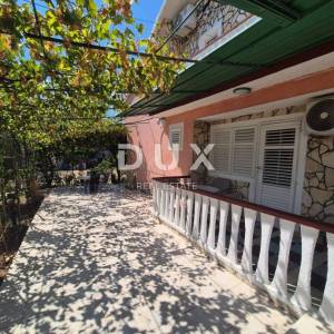 BIBINJE, ZADAR - PRILIKA! Intimna zelena oaza sa 7 apartmana!