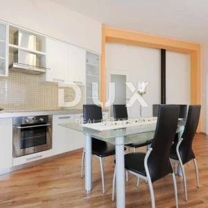 BIBINJE, ZADAR - TOP LOKACIJA! Uhodani restoran s apartmanima 1. red do mora