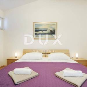 BIBINJE, ZADAR - TOP LOKACIJA! Uhodani restoran s apartmanima 1. red do mora