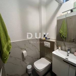 BILICE, ŠIBENIK – PRILIKA! Dvojna kuća sa 4 apartmana prvi red uz more