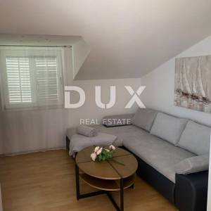 BILICE, ŠIBENIK – PRILIKA! Dvojna kuća sa 4 apartmana prvi red uz more