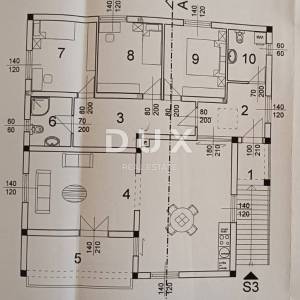 BIOGRAD NA MORU - EKSKLUZIVNA PRILIKA – KUĆA S 4 APARTMANA I PROSTRANIM STANOM – CENTAR!