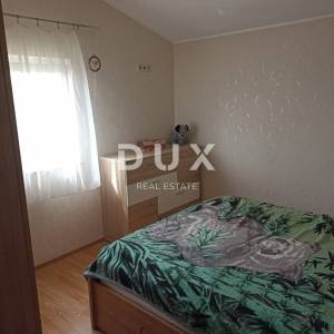 BIOGRAD NA MORU - EKSKLUZIVNA PRILIKA – KUĆA S 4 APARTMANA I PROSTRANIM STANOM – CENTAR!