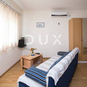 BIOGRAD NA MORU - EKSKLUZIVNA PRILIKA – KUĆA S 4 APARTMANA I PROSTRANIM STANOM – CENTAR!
