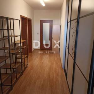 BIOGRAD NA MORU - EKSKLUZIVNA PRILIKA – KUĆA S 4 APARTMANA I PROSTRANIM STANOM – CENTAR!
