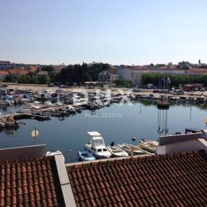 BIOGRAD NA MORU - stan na odličnoj lokaciji, prvi kat