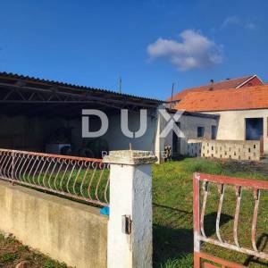 BIOGRAD, RAŠTANE GORNJE - Kamena kuća na parceli od 1600 m2