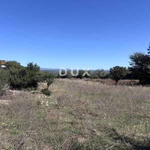 BIOGRAD, RAŠTANE - Prostrano građevinsko zemljište 5645 m2