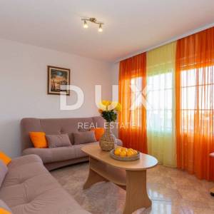 BIOGRAD, SVETI FILIP I JAKOV - Apartmanska kuća s bazenom i pogledom na more