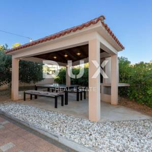 BIOGRAD, SVETI FILIP I JAKOV - SNIŽENO! Apartmanska kuća s bazenom i pogledom na more