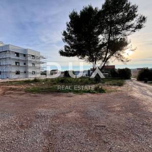 BIOGRAD, TURANJ - Građevinsko zemljište u blizini mora