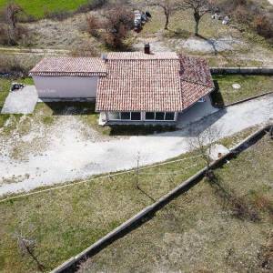Blizina Marčane, kuća na velikom terenu od 26.000 m2.