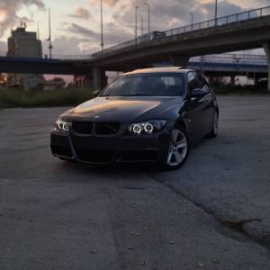 BMW E90 2007.