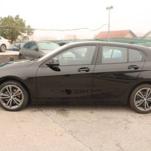 BMW serija 1 116d SportLine *NAVIGACIJA, LED*