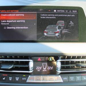 BMW serija 1 118i M Paket *HARMAN KARDON, LED, NAVIGACIJA, KAMERA*
