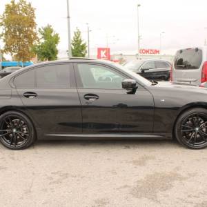 Bmw serija 3 320d Xdrive ///M paket AUTOMATIK *LED,NAVI,KAMERA*