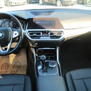 BMW serija 3 330e Touring *LED, PANORAMA, NAVIGACIJA*