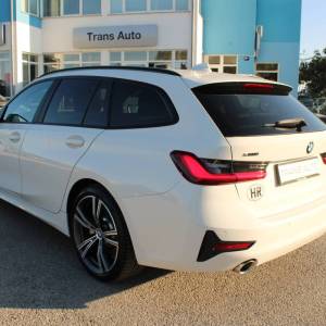 BMW serija 3 330e Touring *LED, PANORAMA, NAVIGACIJA*