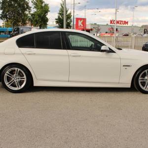 BMW serija 5 520d AUTOMATIK M-paket *NAVIGACIJA*