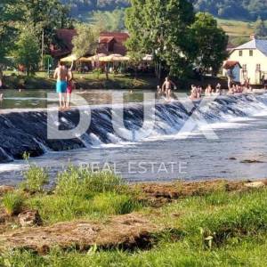 BOSILJEVO - samostojeća kuća s prostranom okućnicom na odličnoj lokaciji, PRILIKA