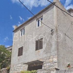 Brač, Milna,  samostojeća kuća 50 m od mora