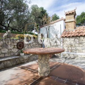 BRAČ, SPLITSKA - Predivna apartmanska kuća s bazenom