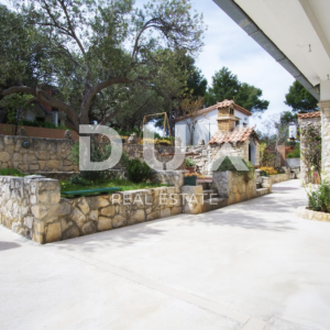 BRAČ, SPLITSKA - Predivna apartmanska kuća s bazenom