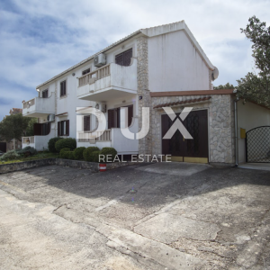 BRAČ, SPLITSKA - Predivna apartmanska kuća s bazenom