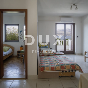 BRAČ, SPLITSKA - Predivna apartmanska kuća s bazenom