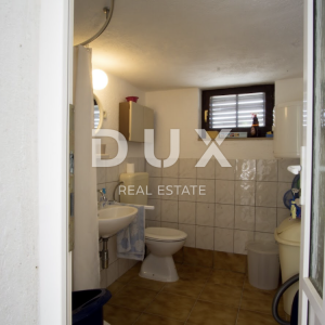 BRAČ, SPLITSKA - Predivna apartmanska kuća s bazenom