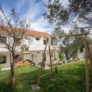 BRAČ, SPLITSKA - Predivna apartmanska kuća s bazenom