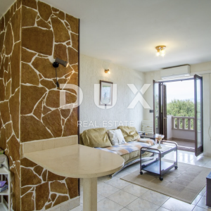 BRAČ, SPLITSKA - Predivna apartmanska kuća s bazenom