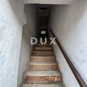 BRAČ, SUPETAR - Mediteranska vila za renovaciju