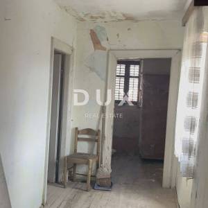 BRAČ, SUPETAR - Mediteranska vila za renovaciju