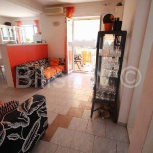 Brač, Supetar prodaja dvosoban stan 43m2, ostava