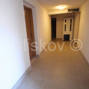 Brač, Supetar prodaja dvosoban stan 43m2, ostava