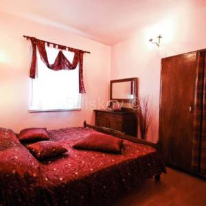 Brač, Sutivan samostojeća kuća na 2 etaže na parceli od 1230 m2, bazen