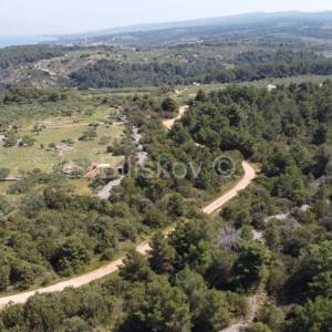 Brač,prodaja,poljoprivredno zemljište 24504m2moguća gradnja