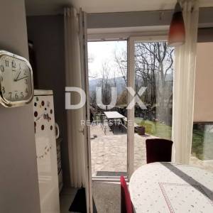 BREŠCA, MATULJI - Stan u kući s okućnicom na mirnoj lokaciji 