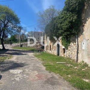 BRIBIR - kuća starina s okućnicom