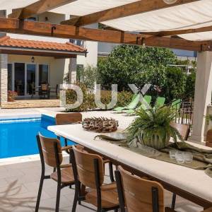 BRIBIR - predivna vila s pogledom na more