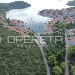 Brna, Korčula – građevinsko zemljište 625 m², nedaleko od mora