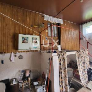 BRUŠANE, GOSPIĆ - Tradicionalna lička kuća za renovaciju