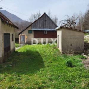 BRUŠANE, GOSPIĆ - Tradicionalna lička kuća za renovaciju